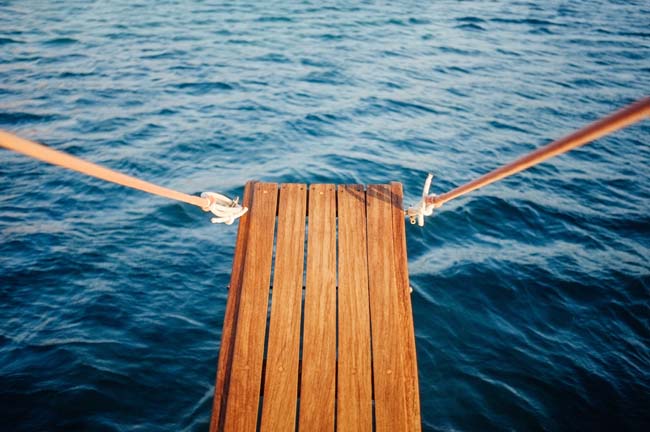 plank-rope-sea